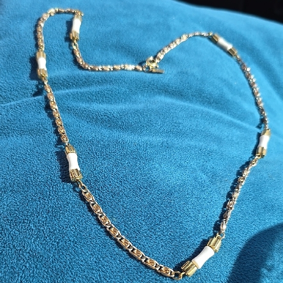 One Directiom Gold Tone & White Chain Necklace 12" - Picture 1 of 7